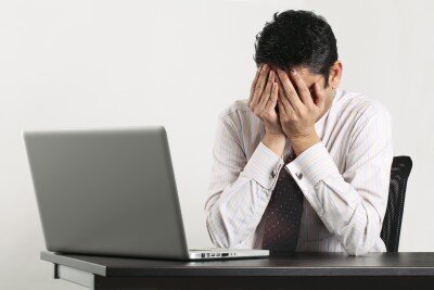 Worried-Indian-Man-@-Computer.jpg